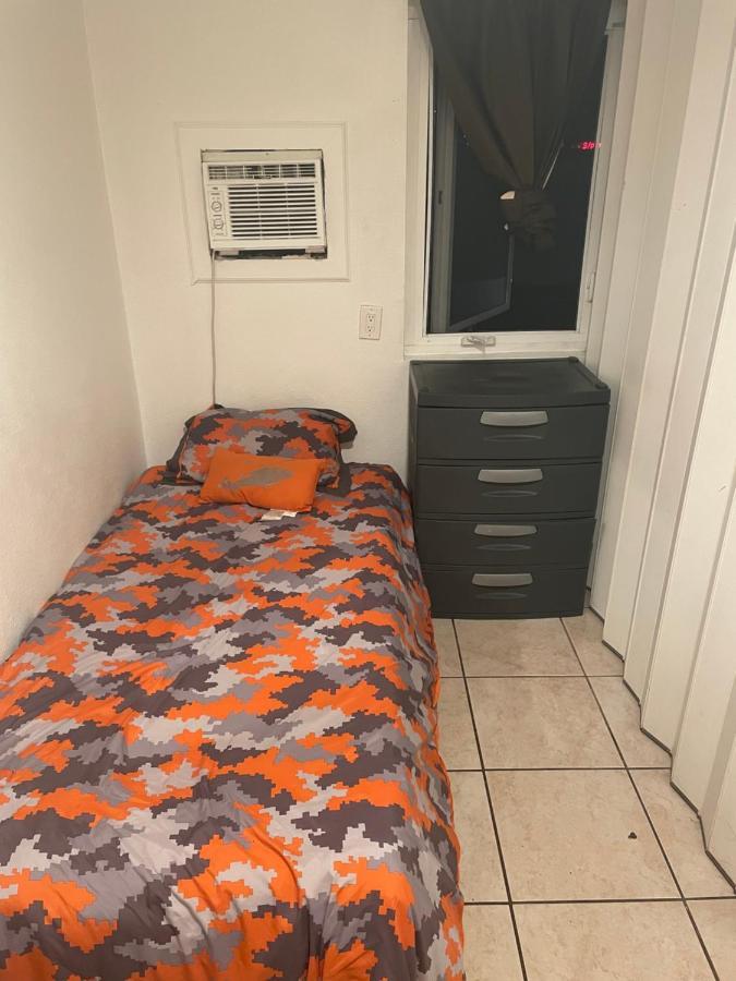 Crown Inn & Suites Spring Valley  Bagian luar foto