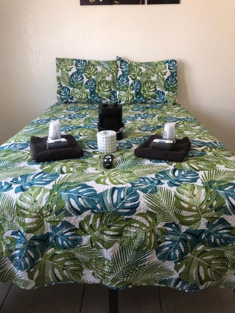Crown Inn & Suites Spring Valley  Bagian luar foto